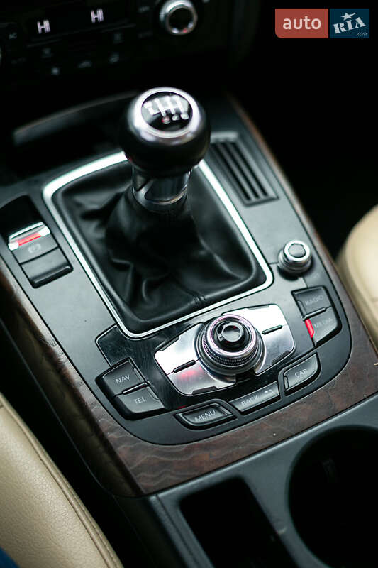 Седан Audi A4 2013 в Золочеве