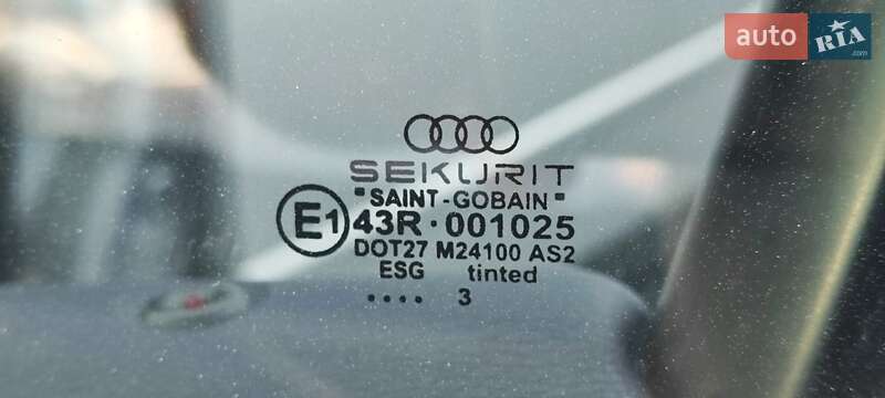 Седан Audi A4 2003 в Самборі