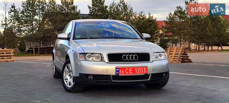 Седан Audi A4 2003 в Самборі