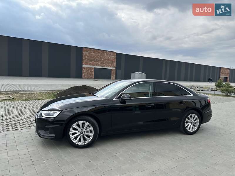 Седан Audi A4 2021 в Хмельницком