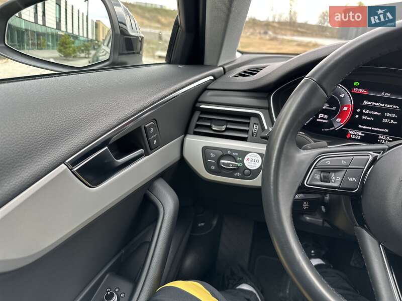 Седан Audi A4 2021 в Хмельницком