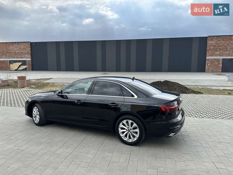 Седан Audi A4 2021 в Хмельницком
