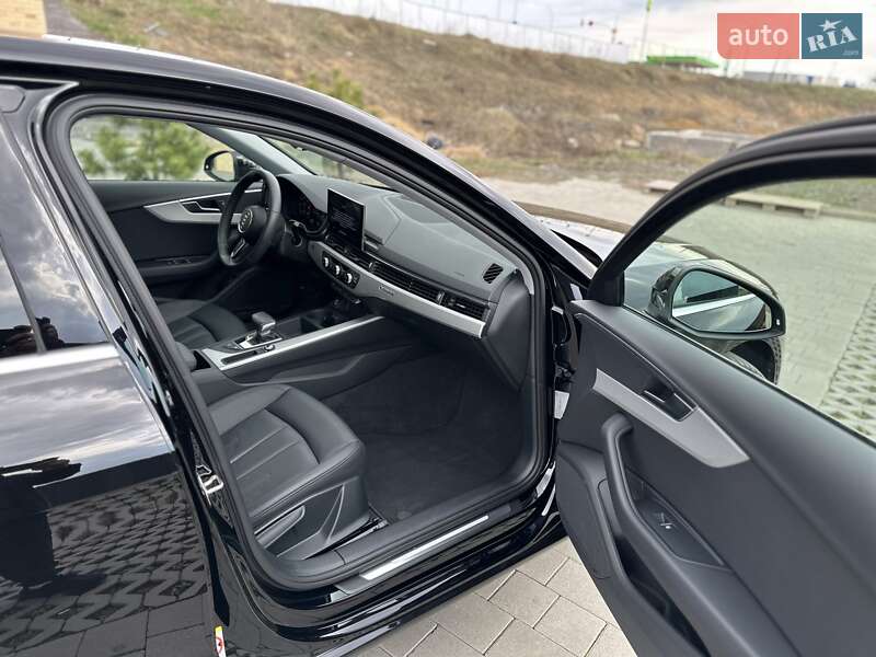 Седан Audi A4 2021 в Хмельницком