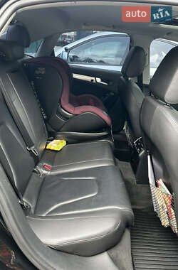 Седан Audi A4 2015 в 