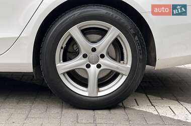 Седан Audi A4 2012 в 