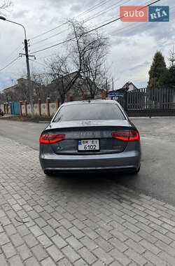 Седан Audi A4 2012 в 