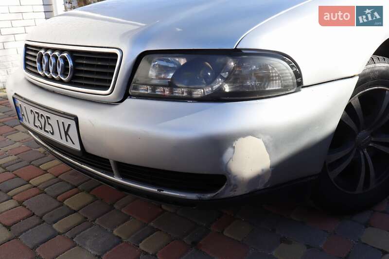 Седан Audi A4 1996 в Обухове