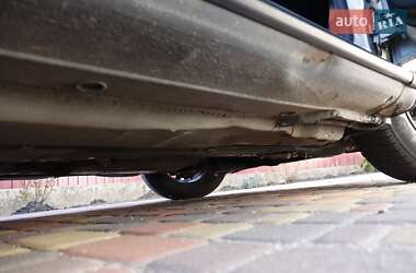 Седан Audi A4 1996 в Обухове