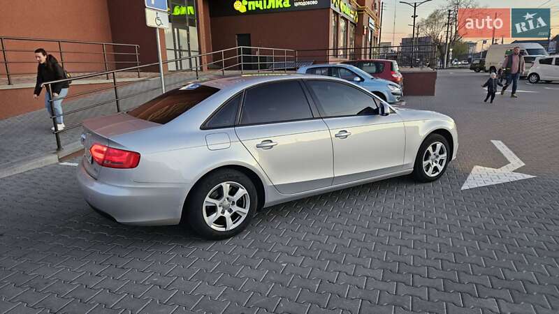 Седан Audi A4 2011 в Борисполе