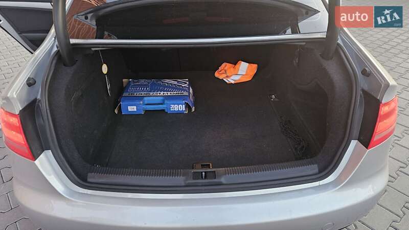 Седан Audi A4 2011 в Борисполе