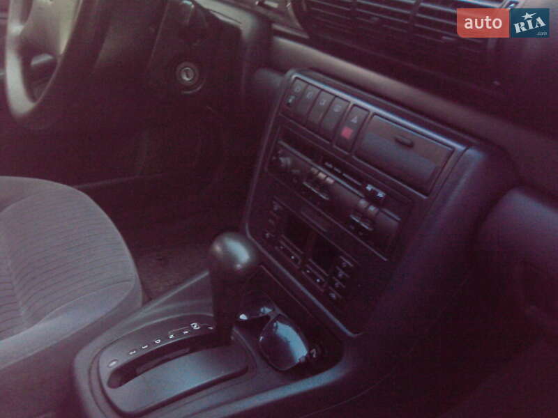 Седан Audi A4 1997 в Виннице