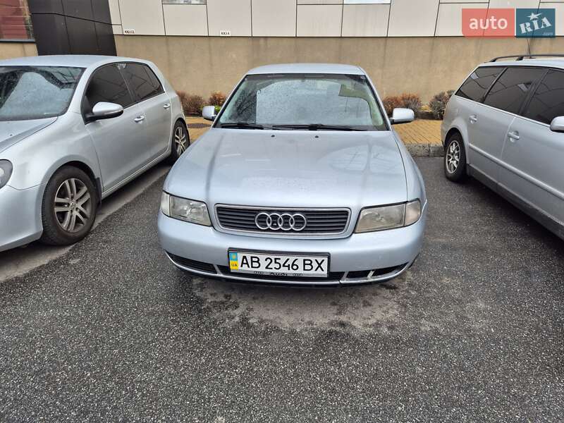 Седан Audi A4 1997 в Виннице