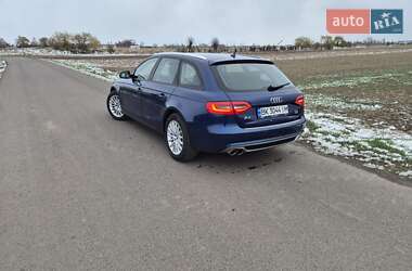 Универсал Audi A4 2012 в 