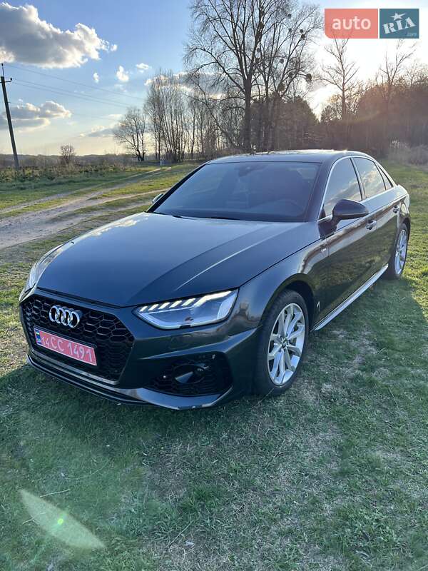 Седан Audi A4 2019 в Полтаві