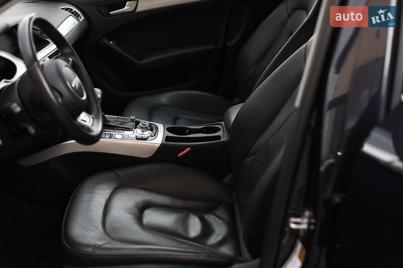 Седан Audi A4 2015 в Львове