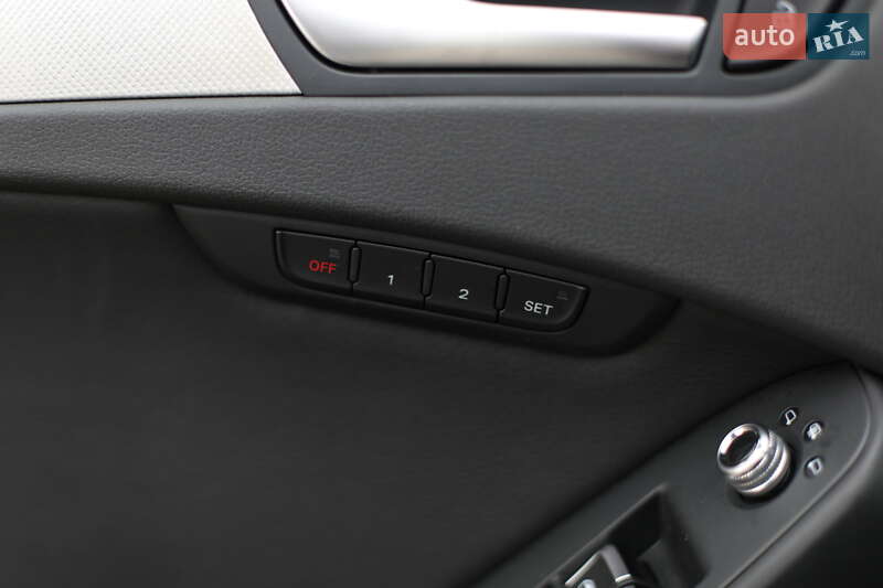 Седан Audi A4 2015 в Львове