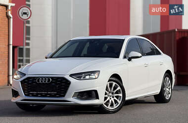 Седан Audi A4 2020 в 