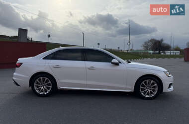 Седан Audi A4 2020 в 