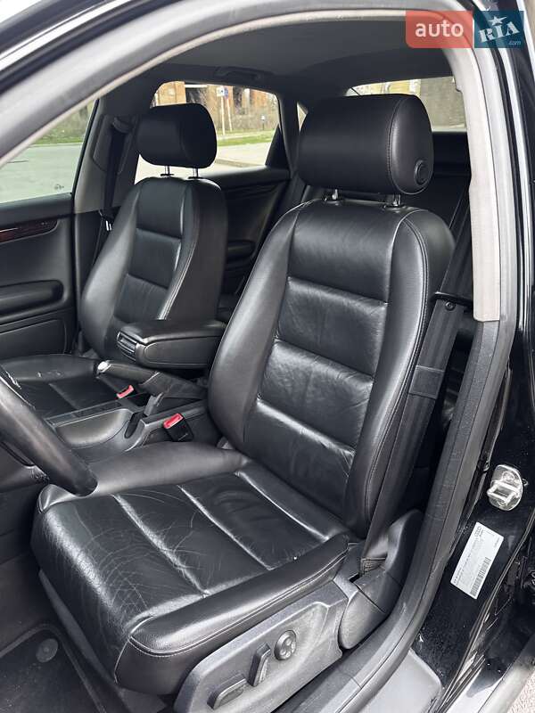 Седан Audi A4 2002 в Запорожье