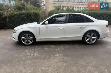 Седан Audi A4 2013 в 