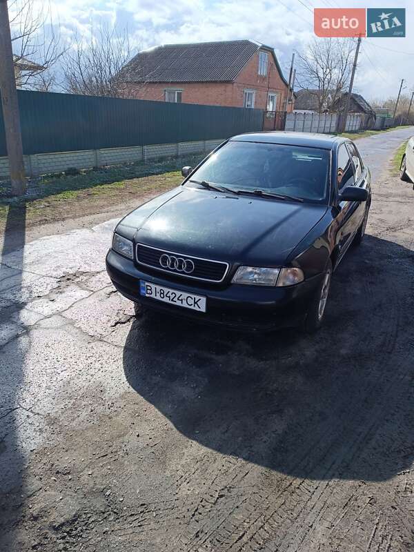 Седан Audi A4 1995 в 