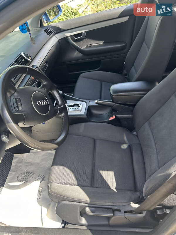 Седан Audi A4 2002 в Одессе