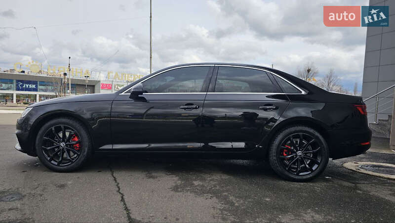 Седан Audi A4 2018 в Кривом Роге