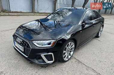 Седан Audi A4 2021 в 