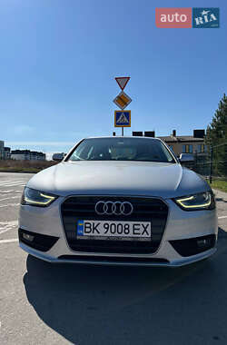 Седан Audi A4 2012 в 