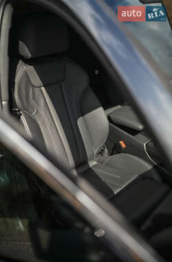 Седан Audi A4 2020 в 