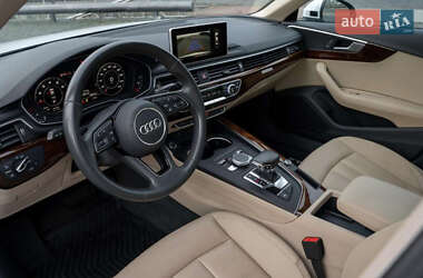Седан Audi A4 2018 в 