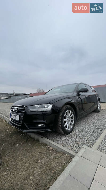Универсал Audi A4 2012 в 