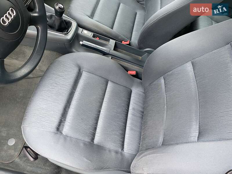 Универсал Audi A4 1999 в Лебедине
