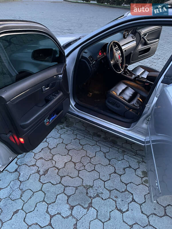 Седан Audi A4 2004 в Дубні