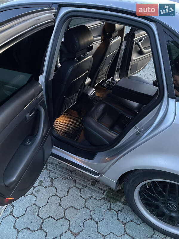 Седан Audi A4 2004 в Дубні