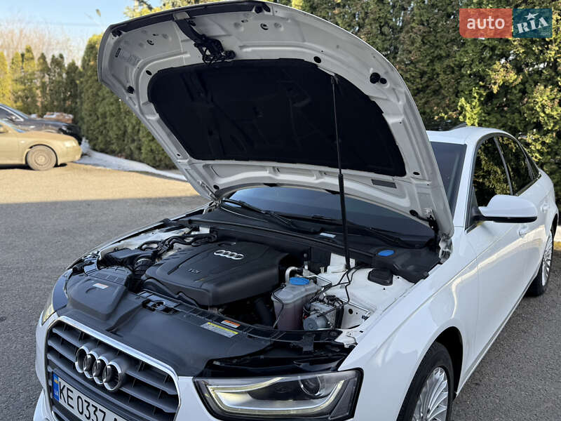 Седан Audi A4 2014 в Києві