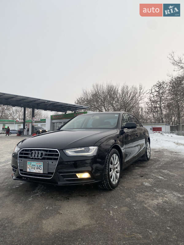 Седан Audi A4 2012 в Харькове