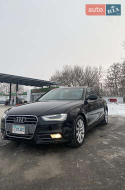 Седан Audi A4 2013 в 