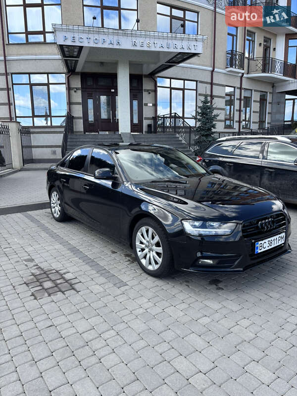 Седан Audi A4 2013 в Львове