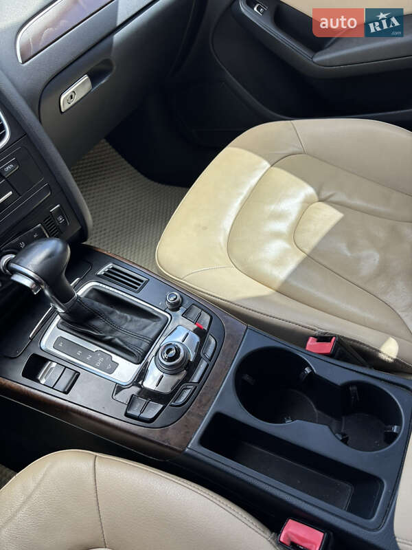 Седан Audi A4 2013 в Львове