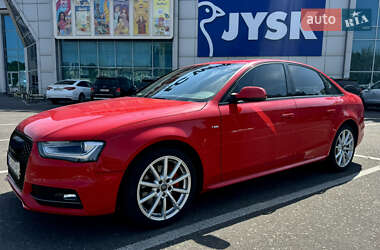 Седан Audi A4 2015 в 