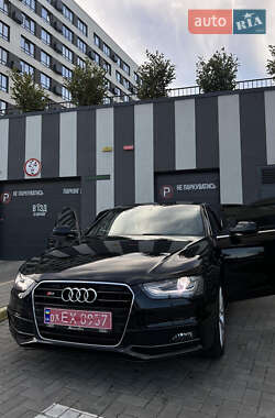 Седан Audi A4 2015 в 