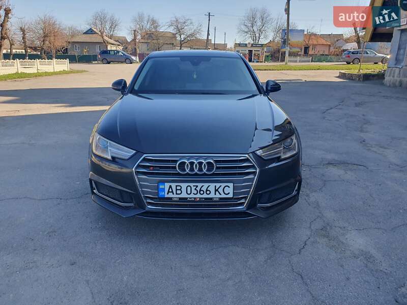 Седан Audi A4 2019 в 