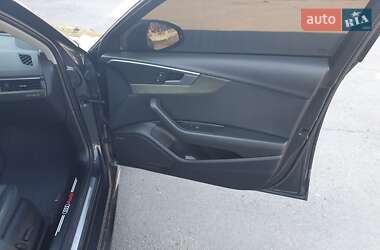 Седан Audi A4 2019 в 