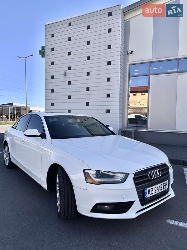 Седан Audi A4 2013 в Виннице