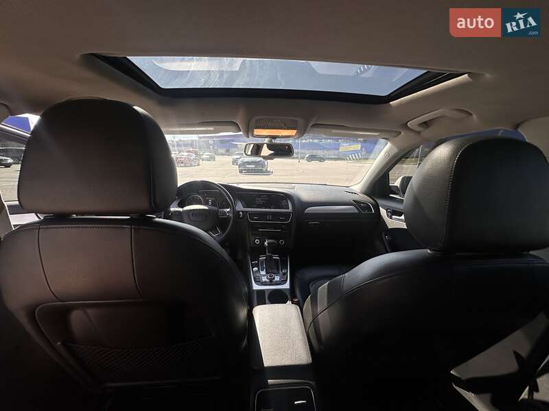 Седан Audi A4 2013 в Виннице