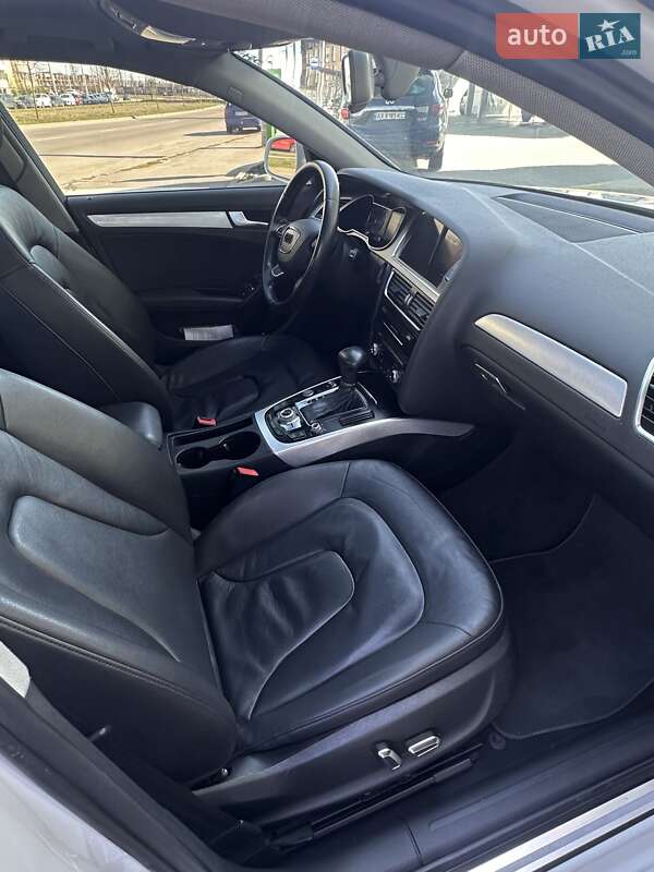 Седан Audi A4 2013 в Виннице