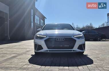 Седан Audi A4 2022 в 