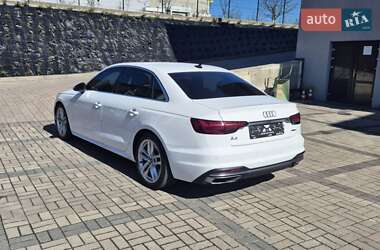 Седан Audi A4 2022 в 