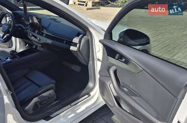 Седан Audi A4 2022 в 